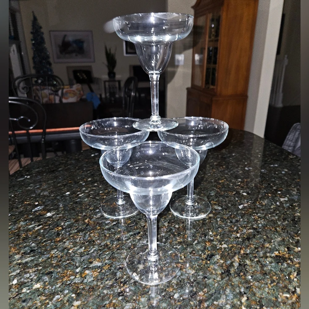 Homemade Margarita's - Set of 4 Glasses & BSpoke Maragrita Mix With Strainer
